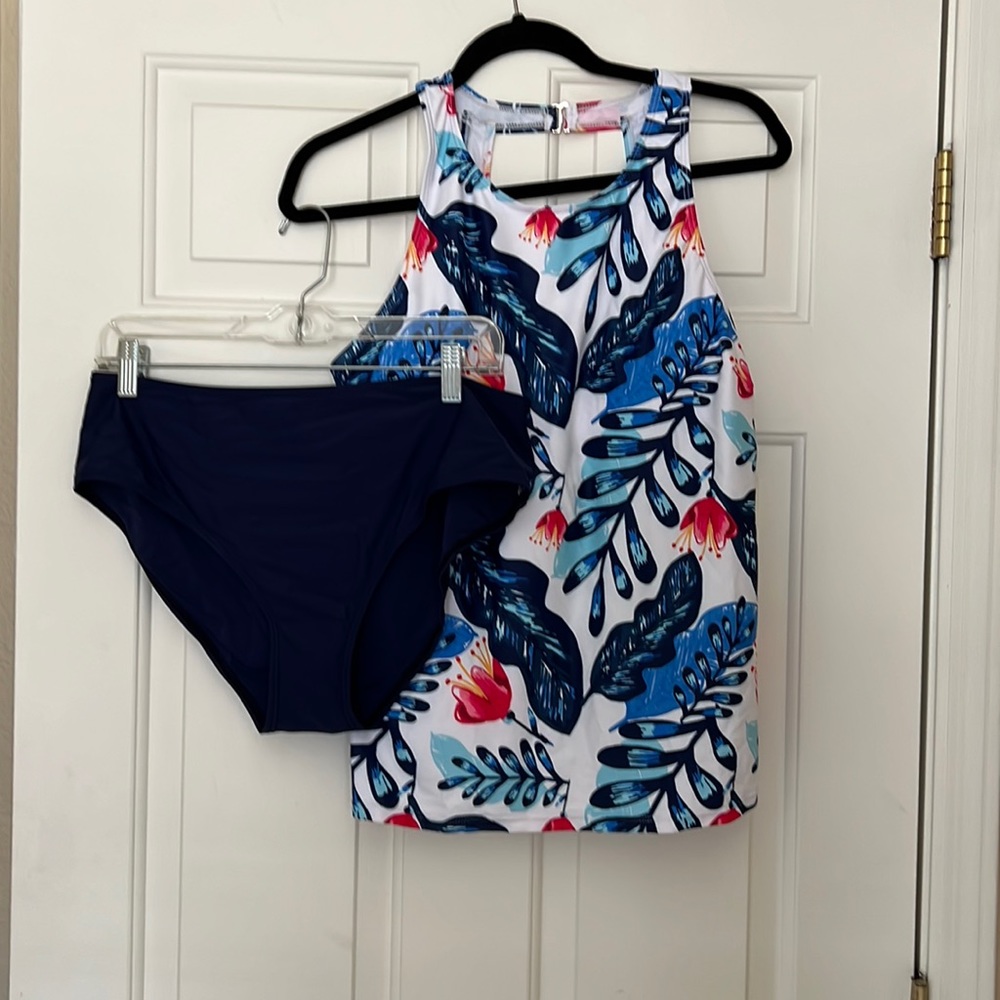 3/$15 🏊‍♀️NWT xl Holipick tankini